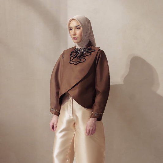 Vaelyn Top Dark Brown