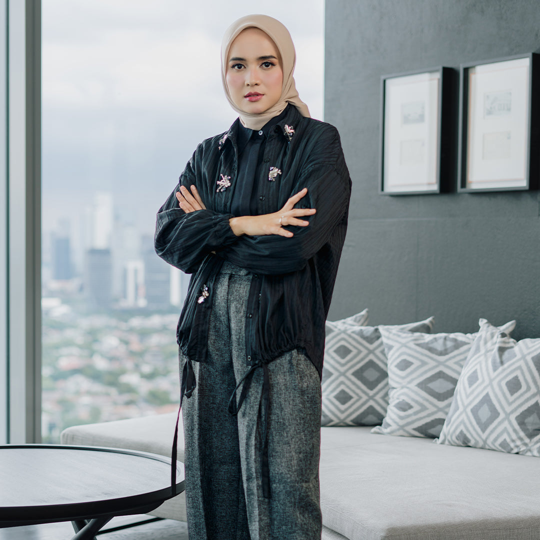 Leinra Outer Black