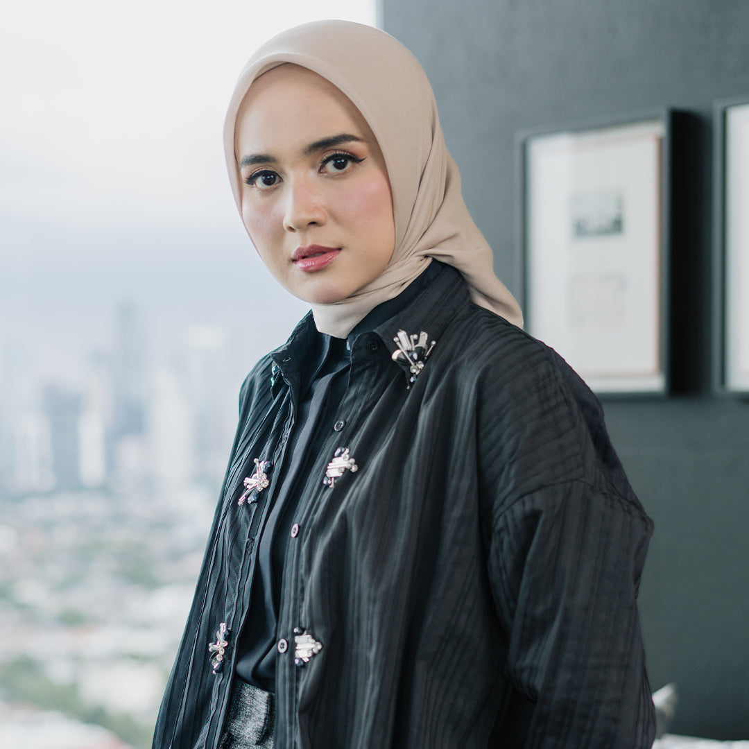 Leinra Outer Black