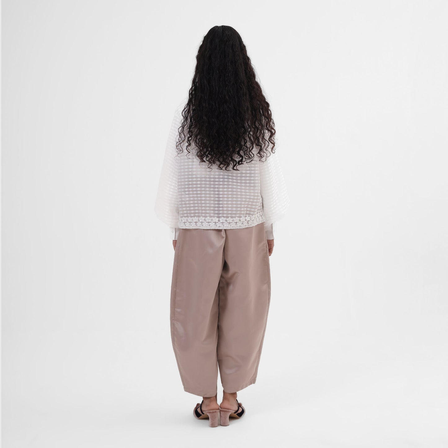 Mirae Outer Broken White