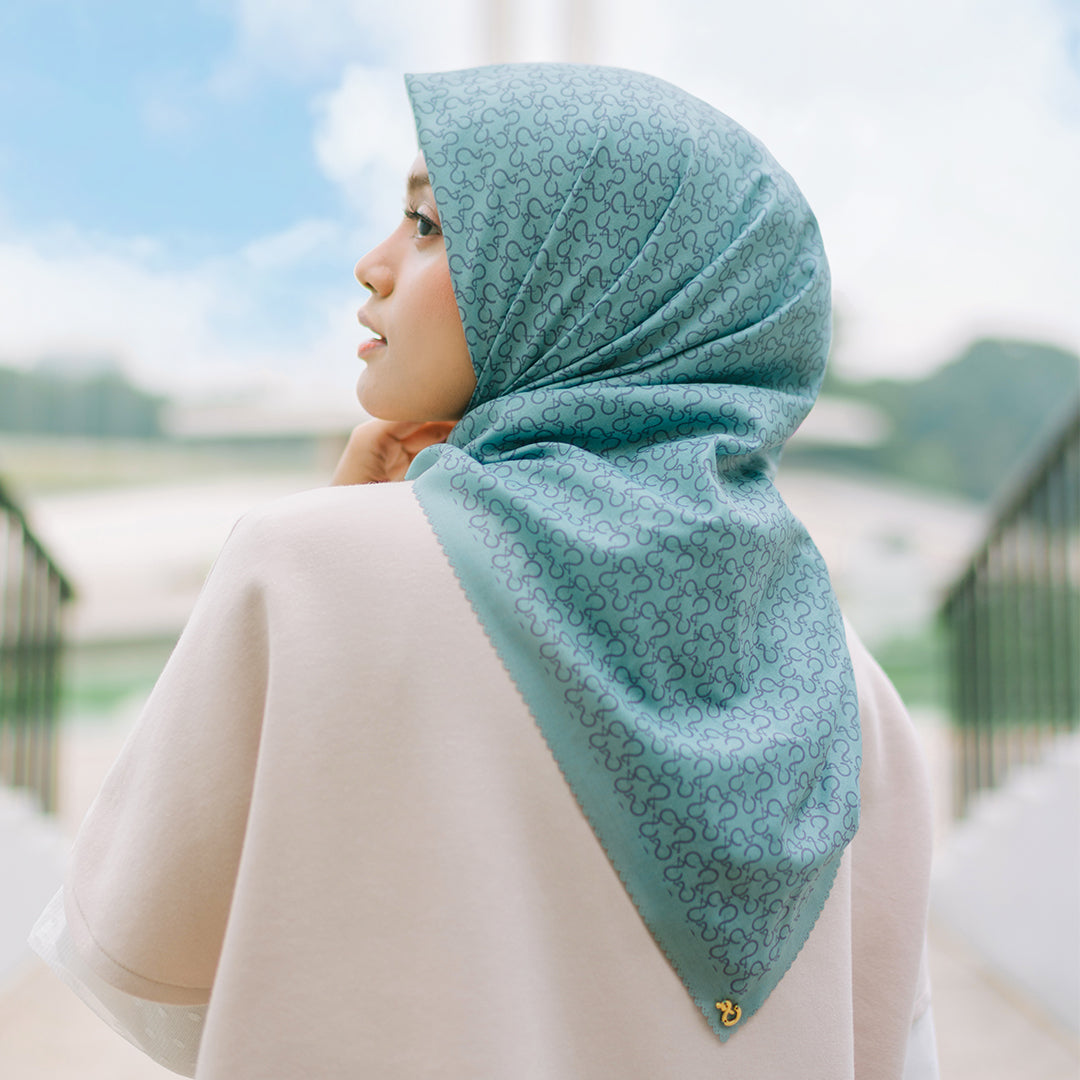 Monogram Scarf Jadeide