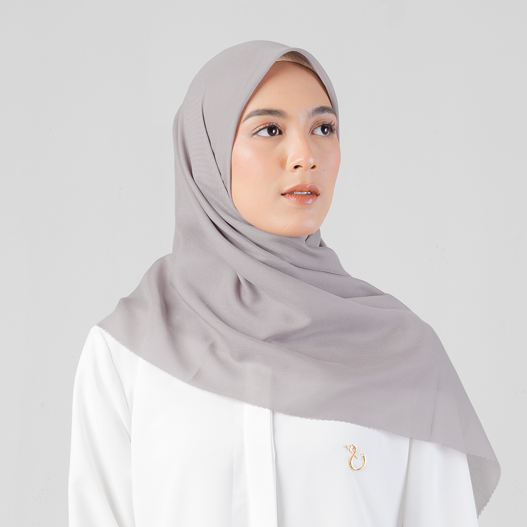 Plain Scarf Atmosphere