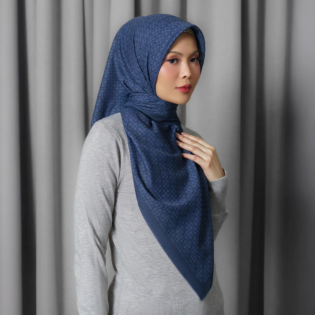 Sierra Scarf Navy