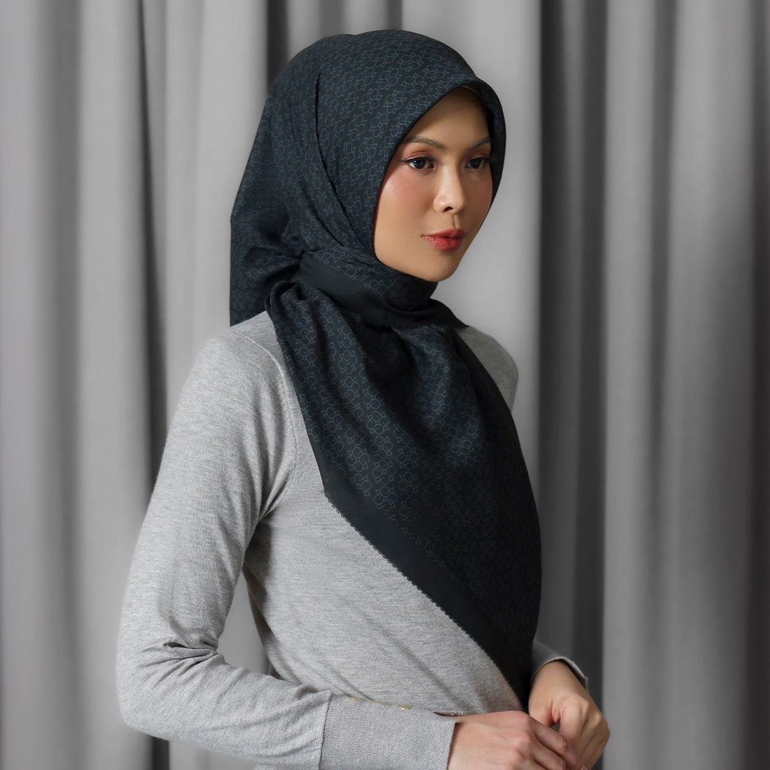 Sierra Scarf Raven