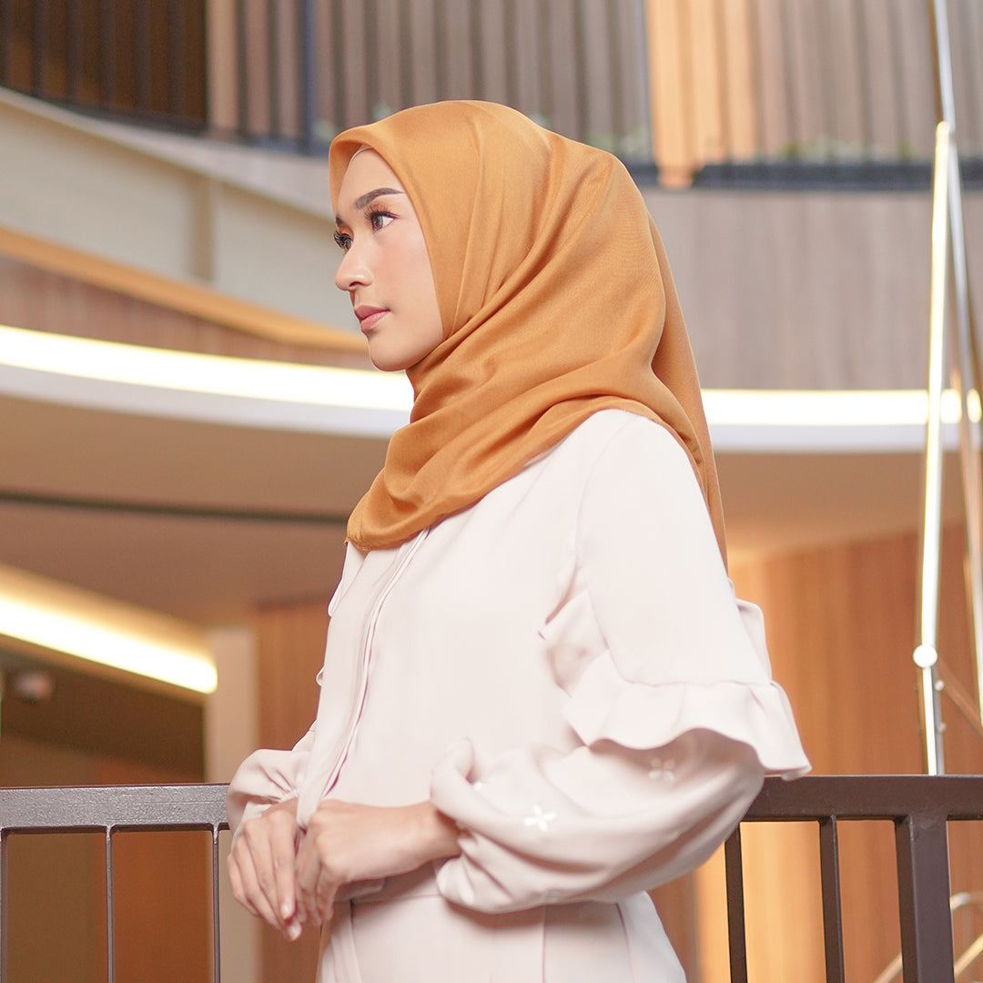 Nira Scarf Ultrafine Sun Flower