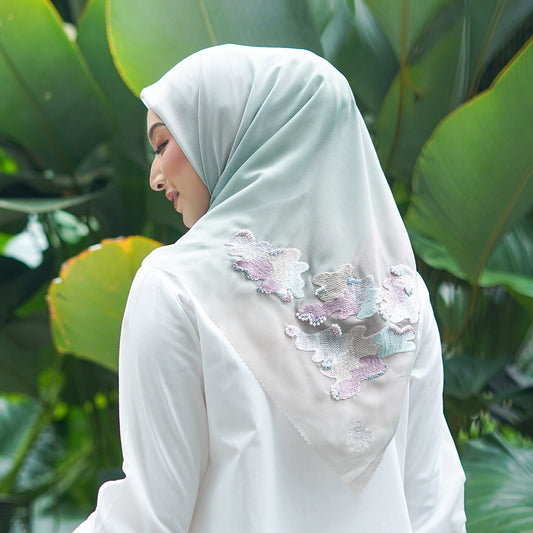 Veddira Scarf Cirrus Emerald