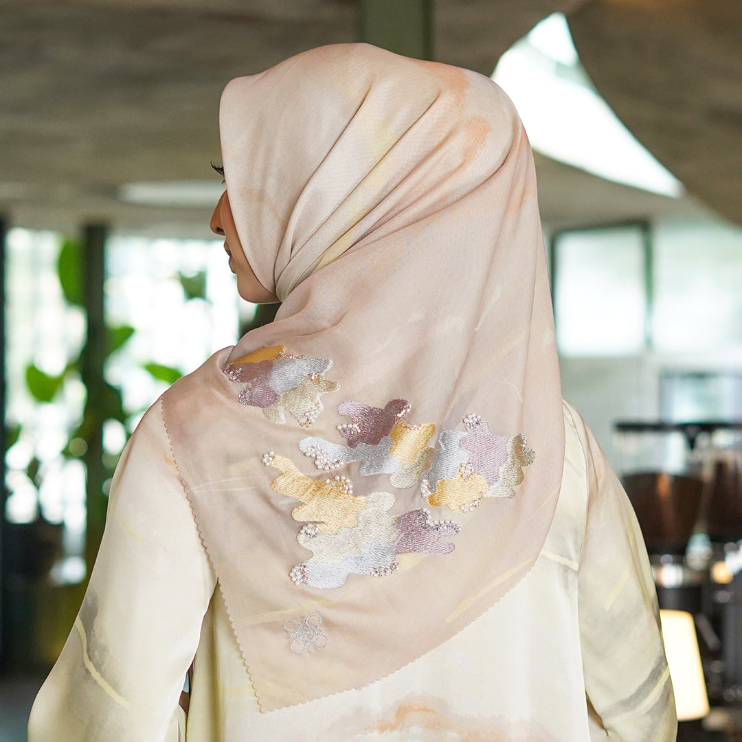 Veddira Scarf Claurantia