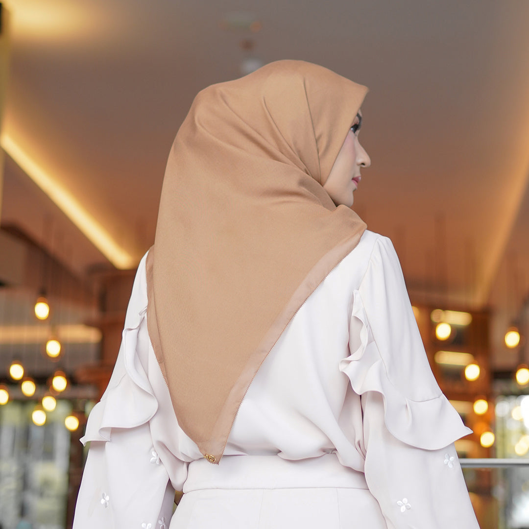 Nira Scarf Ultrafine Wood Smoke