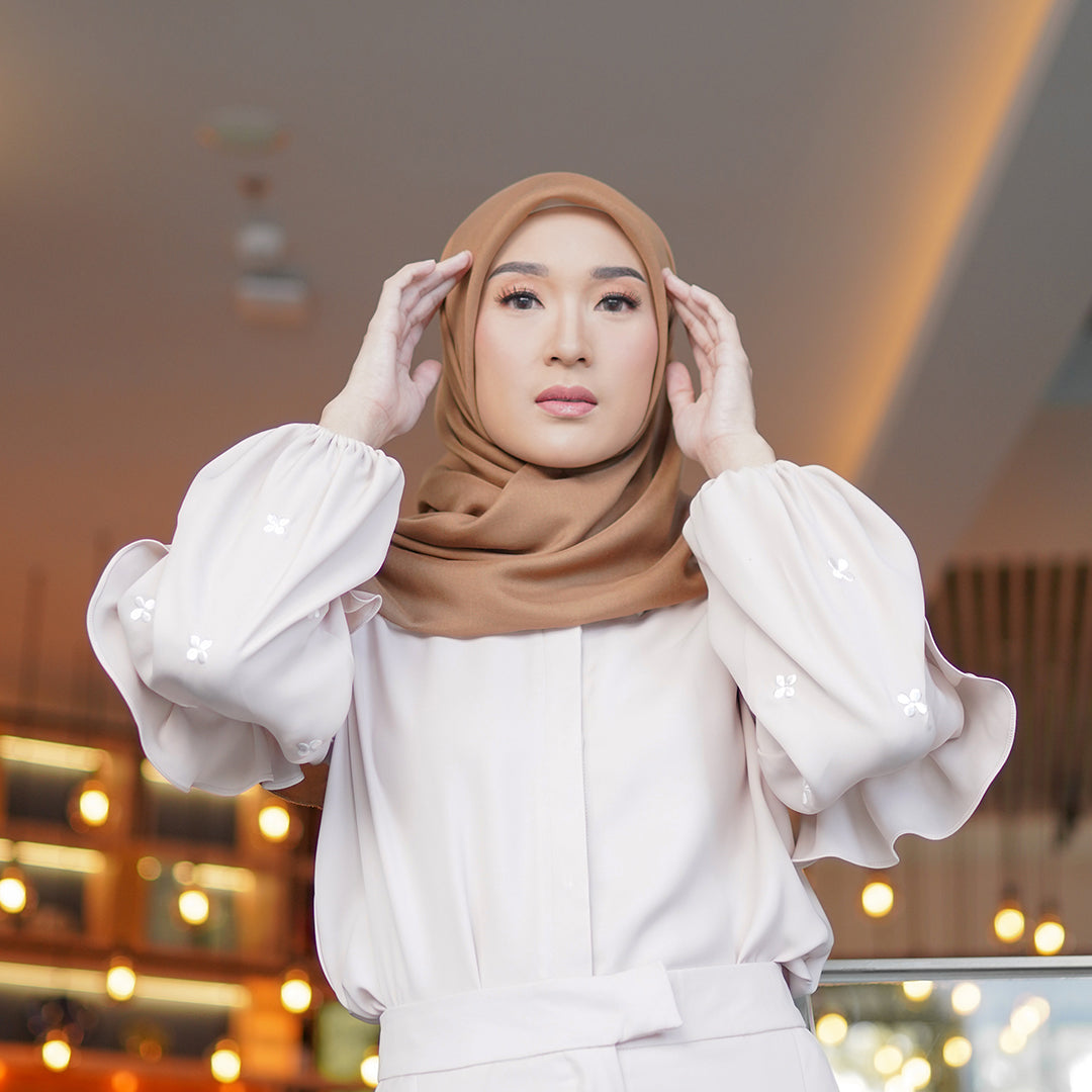 Nira Scarf Ultrafine Wood Smoke