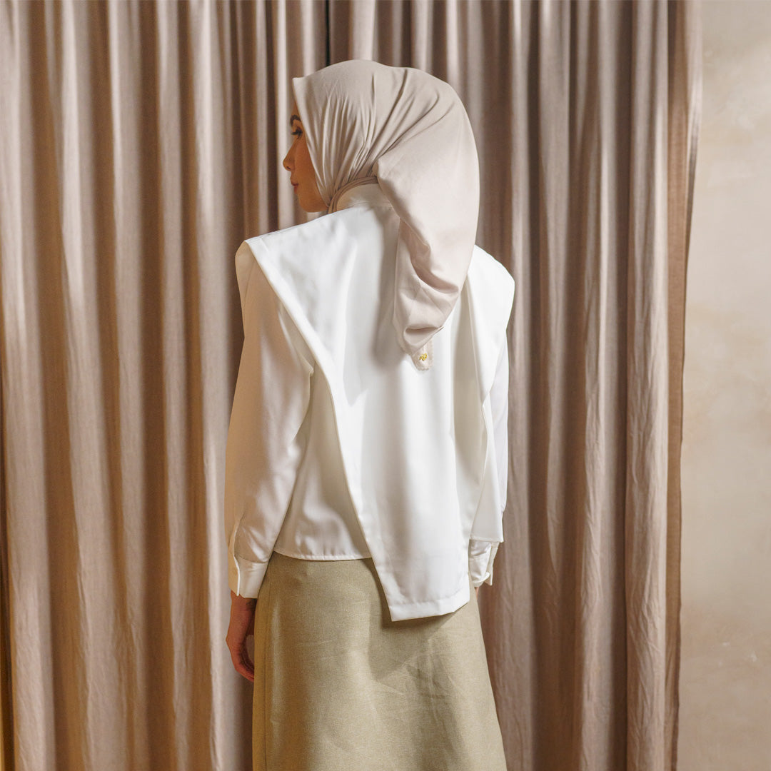 Glea Top Broken White