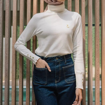 Nafa Turtle Neck Coconut Milk