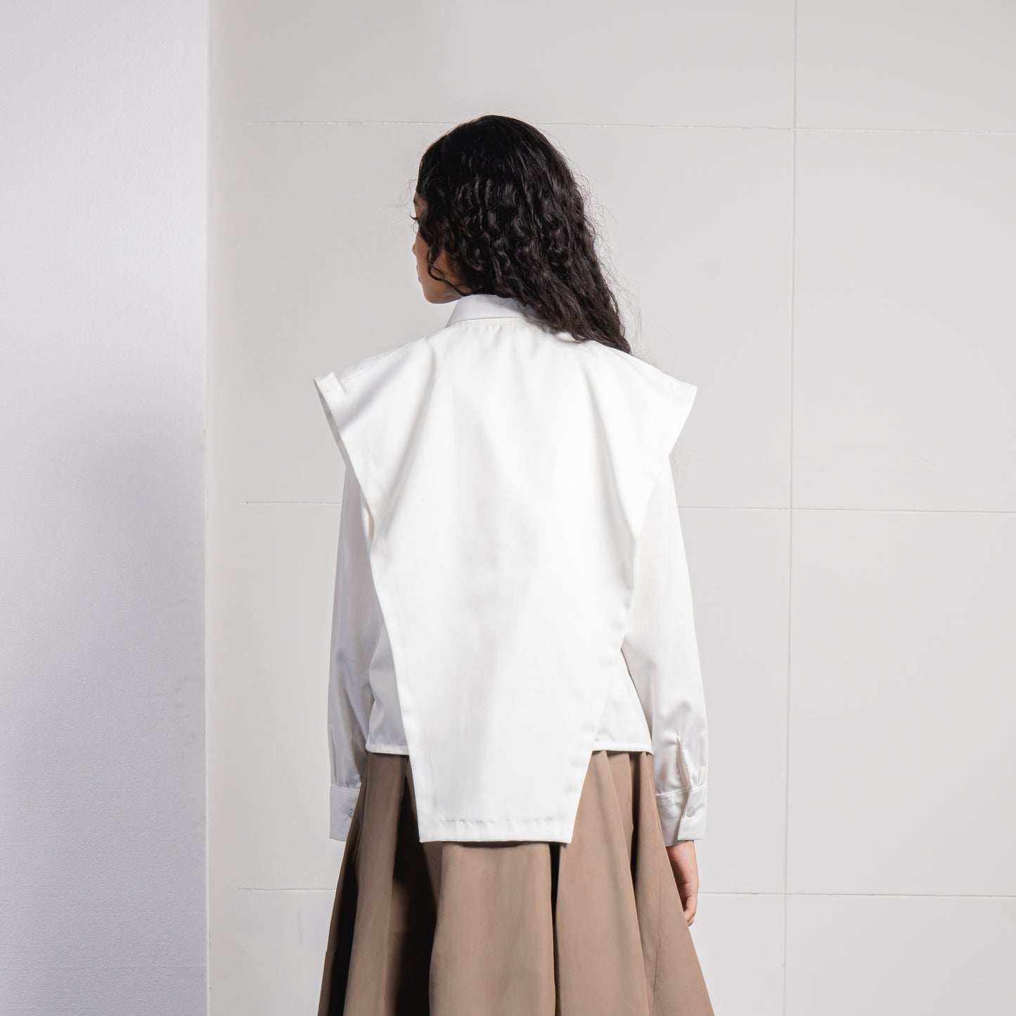 Glea Top Broken White