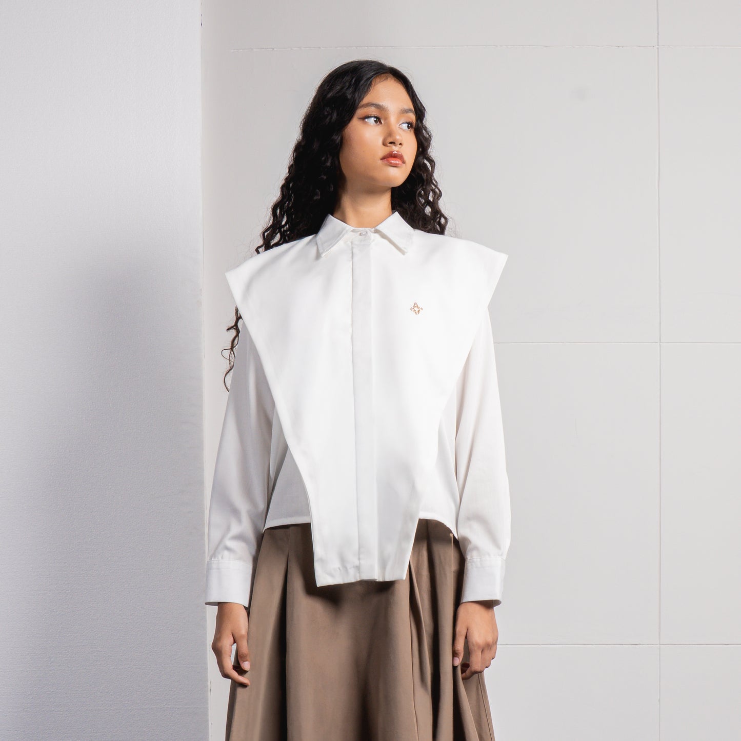 Glea Top Broken White