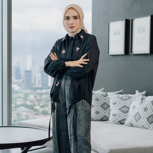 Leinra Outer Black