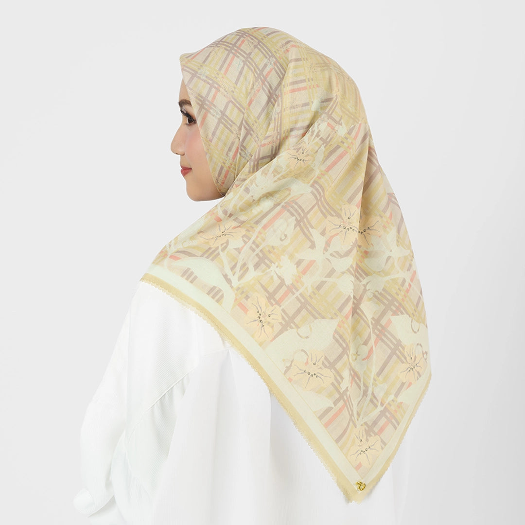 Madelief Scarf Yarrow