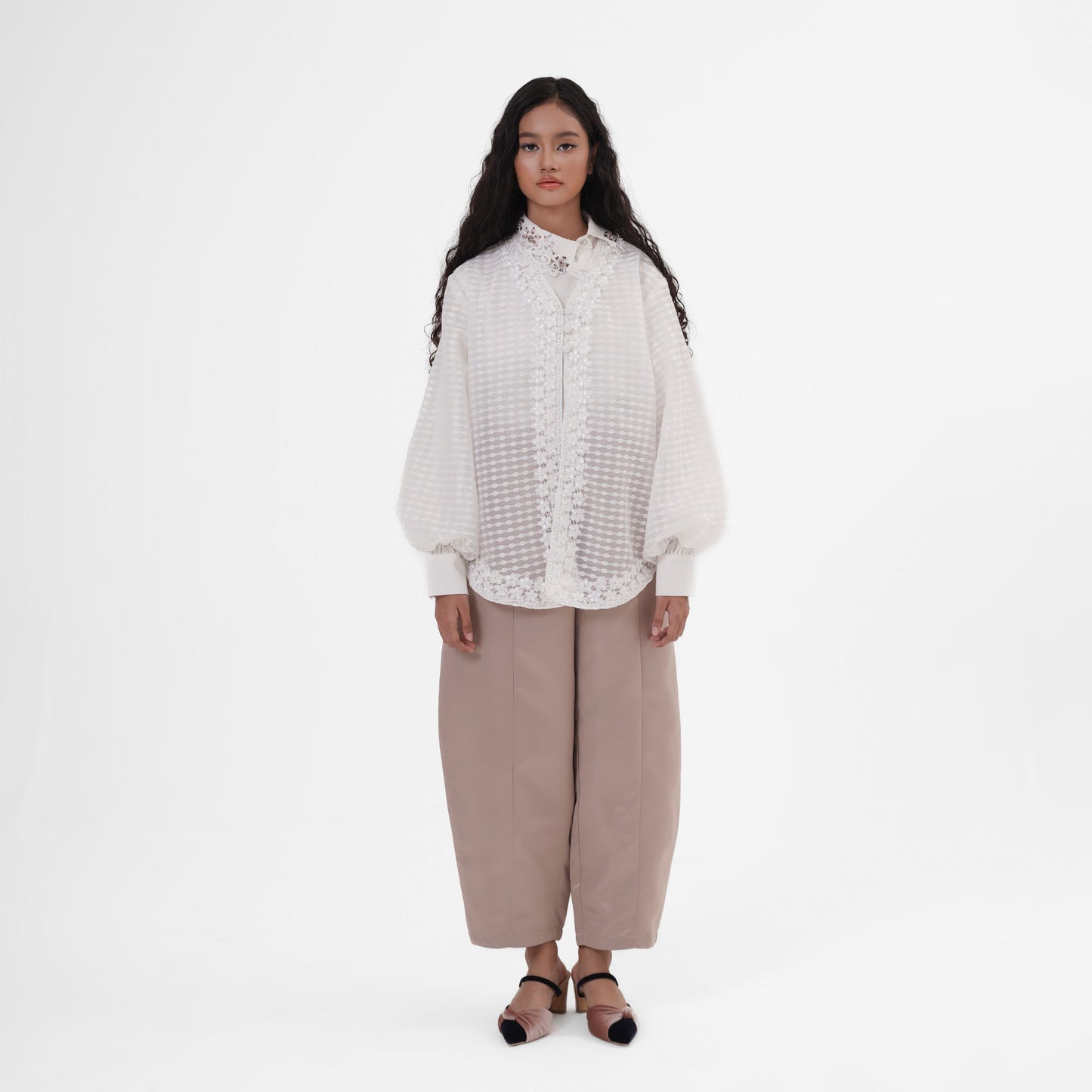 Mirae Outer Broken White