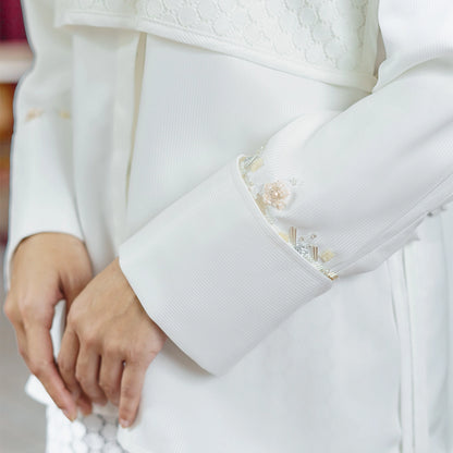 Naviqa Top Broken White