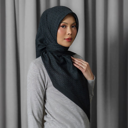 Sierra Scarf Raven