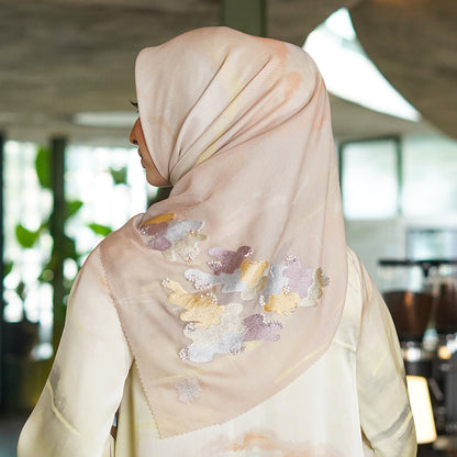 Veddira Scarf Claurantia