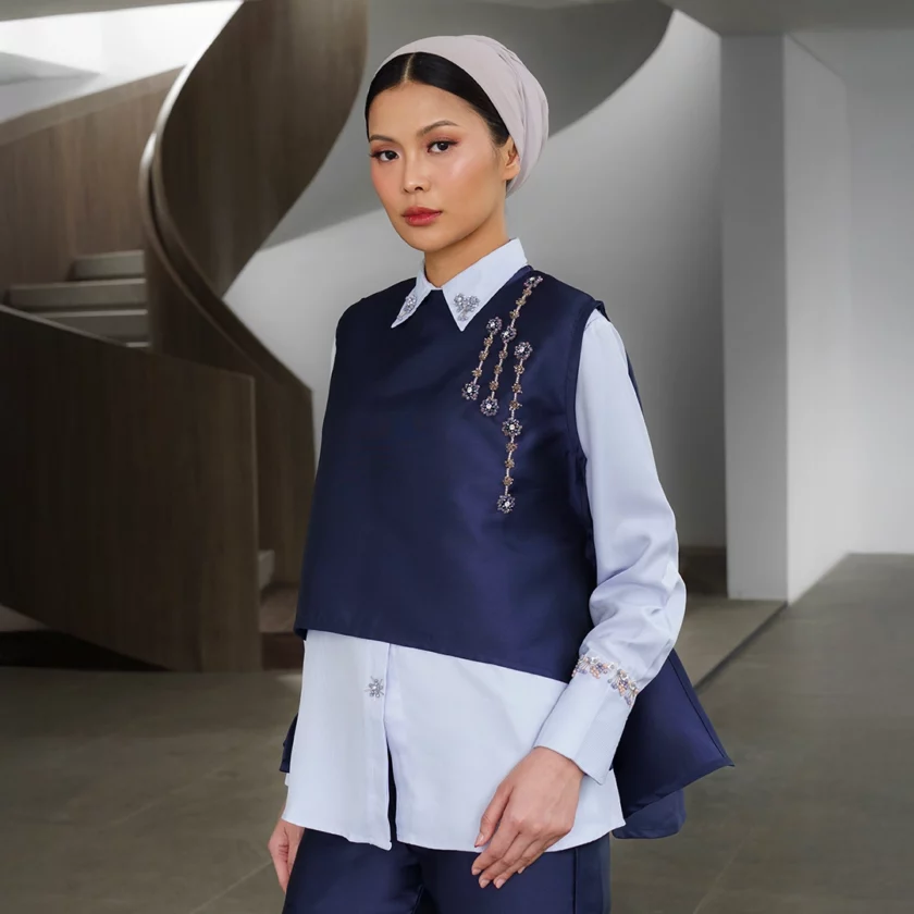 Gyka Vest Navy - Image 3