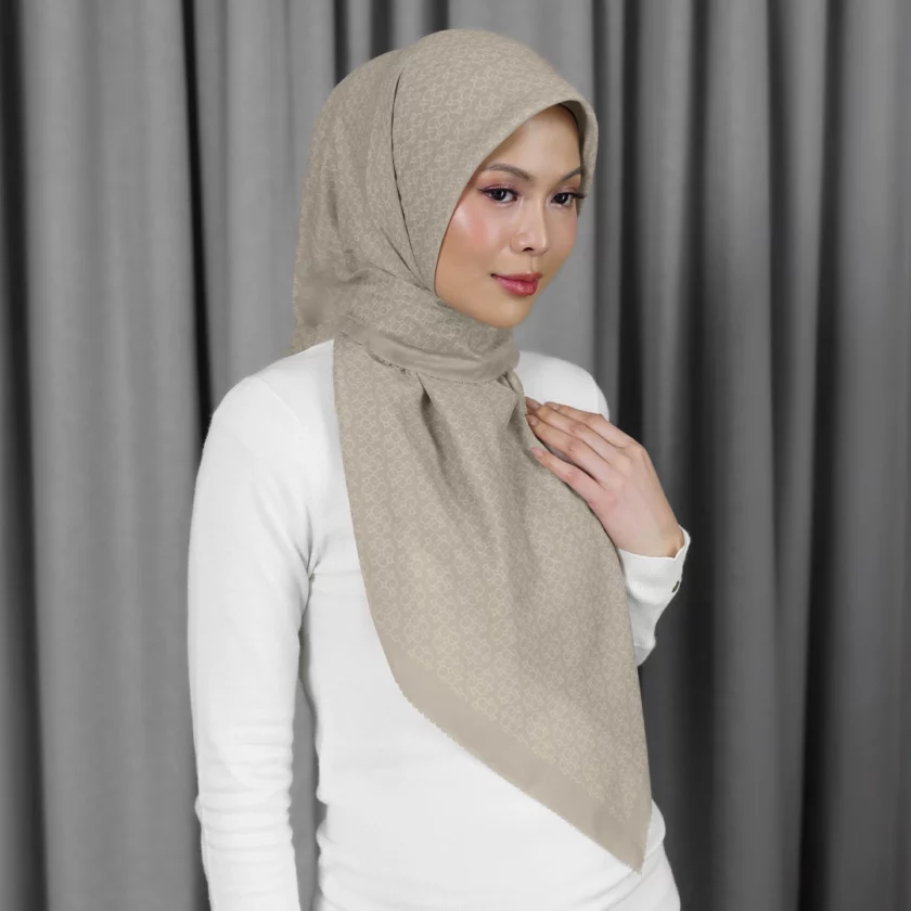 Sierra Scarf Khaki - Image 2