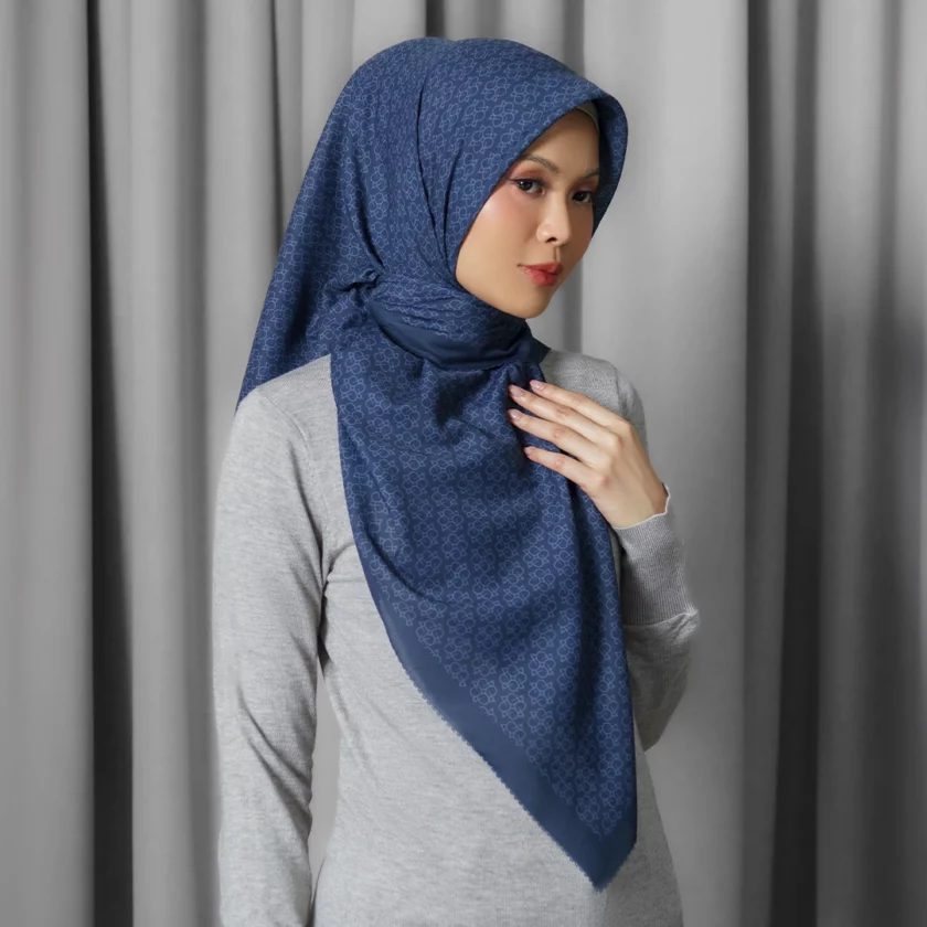 Sierra Scarf Navy - Image 2