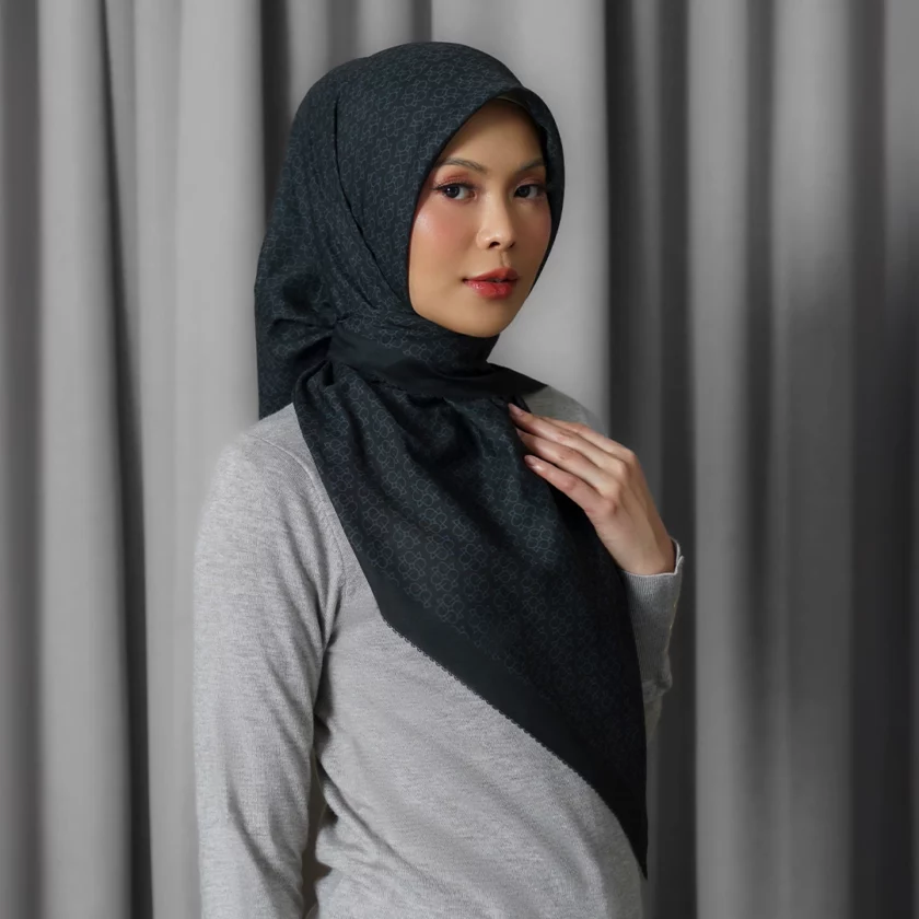 Sierra Scarf Raven - Image 2