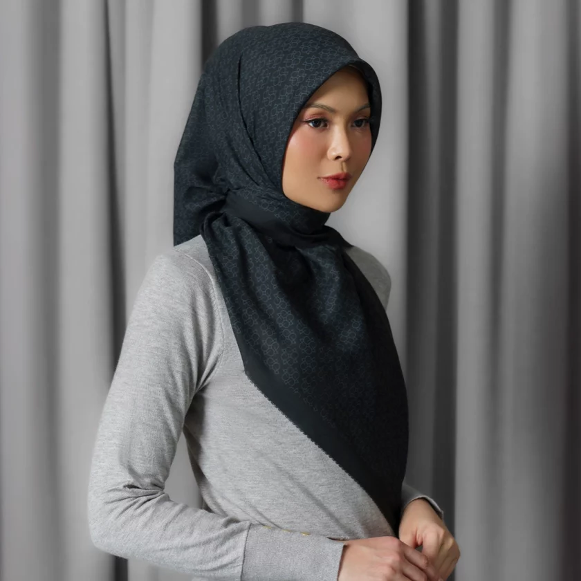 Sierra Scarf Raven - Image 3