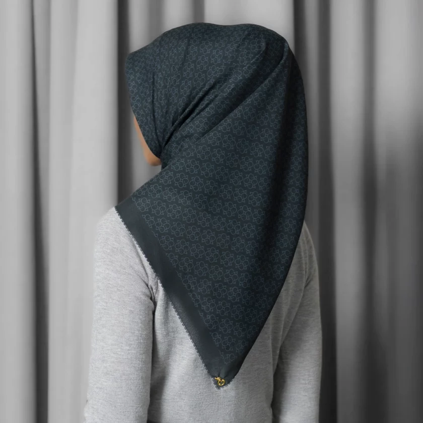 Sierra Scarf Raven - Image 4